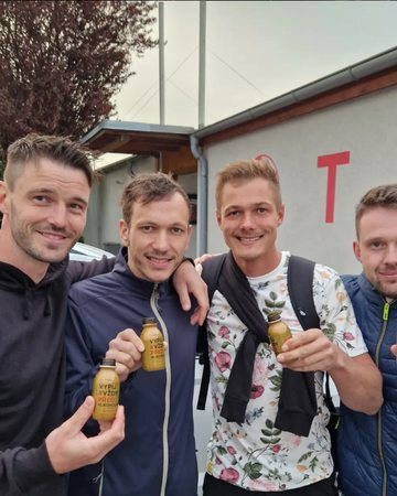 Parta přátel s alcorythm® na akci